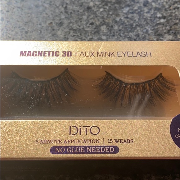 Fake eyelashes - Picture 4 of 4